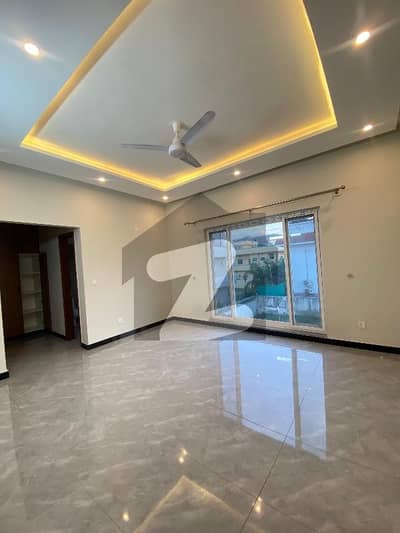 Beautiful Luxury House For Rent