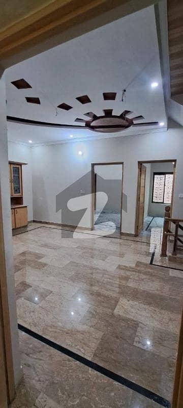 جوہر ٹاؤن فیز 2 - بلاک کیو جوہر ٹاؤن فیز 2,جوہر ٹاؤن,لاہور میں 4 کمروں کا 5 مرلہ مکان 2.4 کروڑ میں برائے فروخت۔