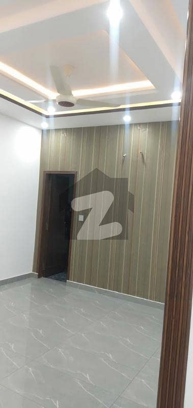 پاک عرب ہاؤسنگ سوسائٹی لاہور میں 1 کمرے کا 3 مرلہ فلیٹ 17.0 ہزار میں کرایہ پر دستیاب ہے۔