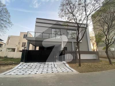 ڈی ایچ اے 11 رہبر فیز 1 ڈی ایچ اے 11 رہبر,لاہور میں 5 کمروں کا 10 مرلہ مکان 3.85 کروڑ میں برائے فروخت۔