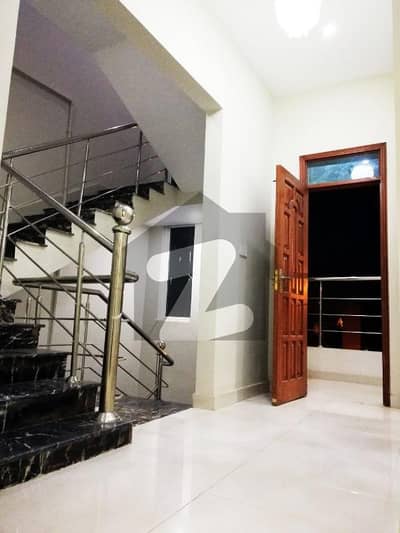 ڈی ایچ اے فیز 7 ایکسٹینشن ڈی ایچ اے ڈیفینس,کراچی میں 4 کمروں کا 4 مرلہ مکان 4.65 کروڑ میں برائے فروخت۔