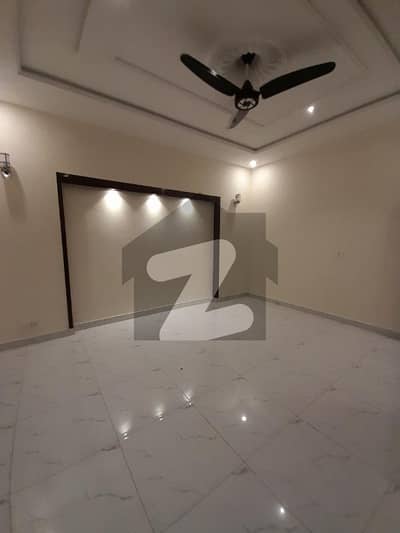 جی ۔ 13 اسلام آباد میں 3 کمروں کا 10 مرلہ زیریں پورشن 1.15 لاکھ میں کرایہ پر دستیاب ہے۔