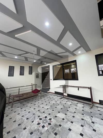 ریگی ماڈل ٹاؤن فیز 4 ریگی ماڈل ٹاؤن,پشاور میں 8 کمروں کا 5 مرلہ مکان 2.55 کروڑ میں برائے فروخت۔