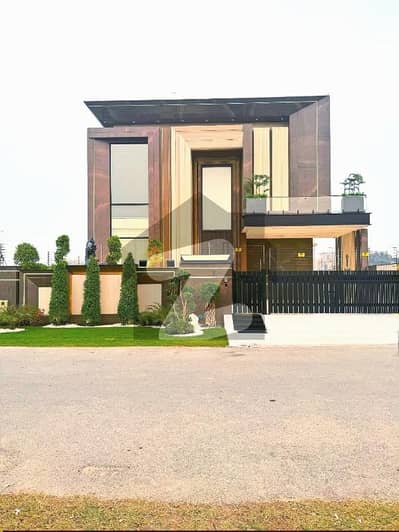 ڈی ایچ اے فیز 7 ڈیفنس (ڈی ایچ اے),لاہور میں 5 کمروں کا 1 کنال مکان 5.99 کروڑ میں برائے فروخت۔