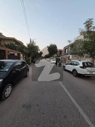 1000 Yards Plot for sale-Prime Location