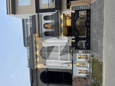 سٹی ہاؤسنگ فیز 1 - بلاک ڈی ڈی سٹی ہاؤسنگ ۔ فیز 1,سٹی ہاؤسنگ سوسائٹی,گوجرانوالہ میں 5 کمروں کا 5 مرلہ مکان 2.55 کروڑ میں برائے فروخت۔