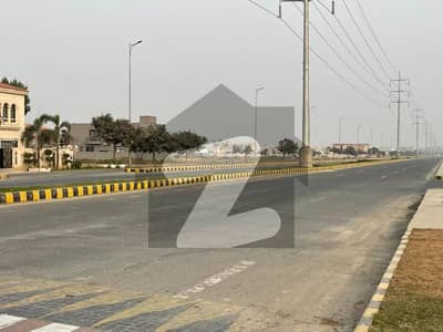 ڈی ایچ اے فیز 7 - بلاک ایکس فیز 7,ڈیفنس (ڈی ایچ اے),لاہور میں 1 کنال رہائشی پلاٹ 3.1 کروڑ میں برائے فروخت۔