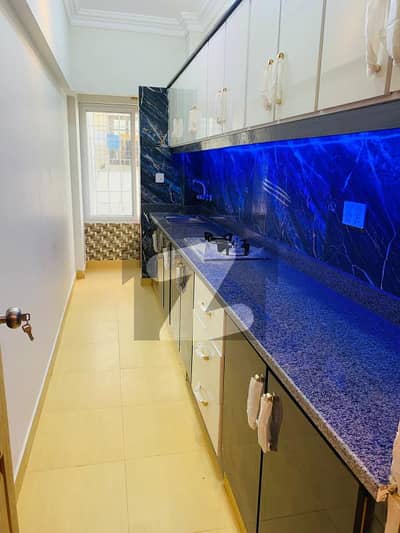 بخاری کمرشل ایریا ڈی ایچ اے فیز 6,ڈی ایچ اے ڈیفینس,کراچی میں 2 کمروں کا 4 مرلہ فلیٹ 1.9 کروڑ میں برائے فروخت۔