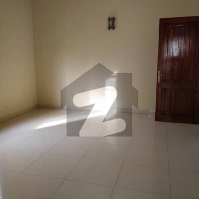 FULLY RENOVATED 5 BEDROOMS TILE FLOORING BUNGALOW FOR RENT