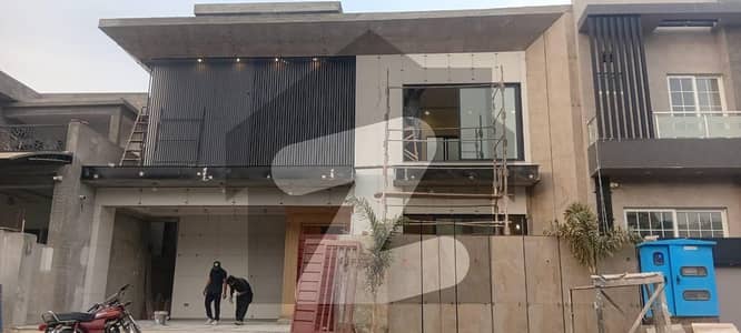 10 MARLA 4 BEDROOM BRAND NEW HOUSE AVAILABLE FOR RENT WITH 10 KVA SOLAR