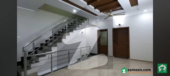 G-11/1 Park Face Street 158 Double Storey Ideal Location House 30x60 For Sale