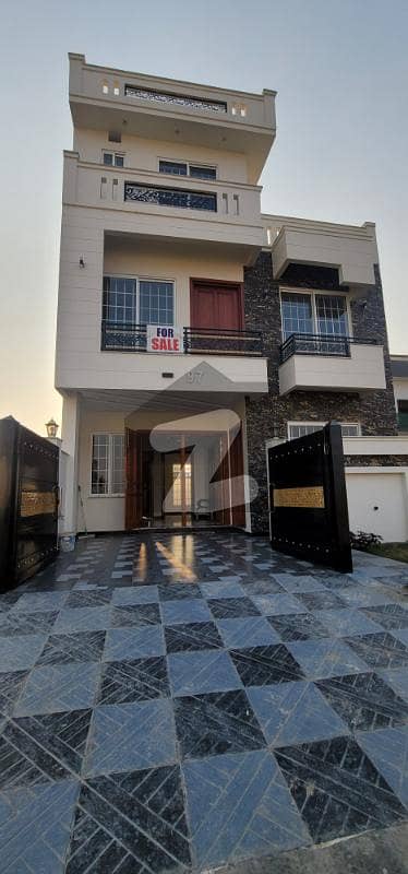 جی ۔ 14/2 جی ۔ 14,اسلام آباد میں 4 کمروں کا 4 مرلہ مکان 3.5 کروڑ میں برائے فروخت۔