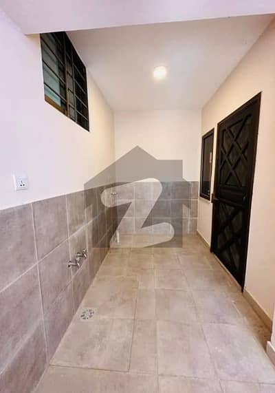 Stunning 2600 Square Feet Flat In Askari 5 - Sector J Available