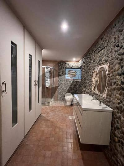 ڈی ایچ اے ڈیفینس فیز 1 ڈی ایچ اے ڈیفینس,اسلام آباد میں 8 کمروں کا 1 کنال مکان 7.85 کروڑ میں برائے فروخت۔