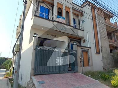 ائیرپورٹ ہاؤسنگ سوسائٹی راولپنڈی میں 5 کمروں کا 6 مرلہ مکان 2.6 کروڑ میں برائے فروخت۔