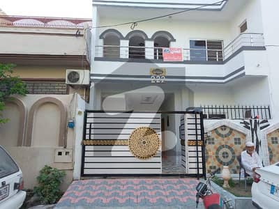 ائیرپورٹ ہاؤسنگ سوسائٹی راولپنڈی میں 4 کمروں کا 5 مرلہ مکان 2.5 کروڑ میں برائے فروخت۔