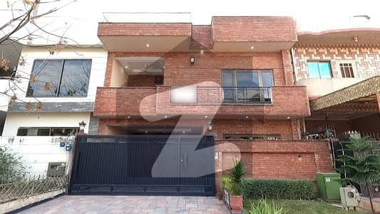 جی ۔ 13/3 جی ۔ 13,اسلام آباد میں 4 کمروں کا 8 مرلہ مکان 6.25 کروڑ میں برائے فروخت۔