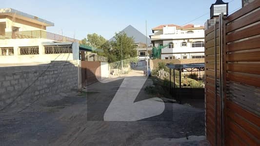 Highly-Desirable 10 Marla House Available In Shah Allah Ditta