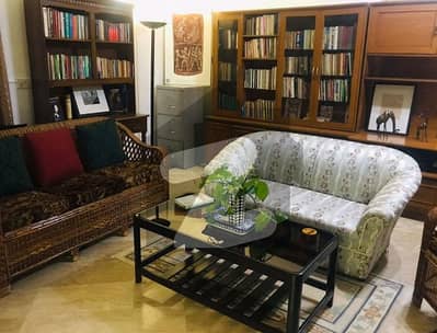 Office Of 675 Square Feet Is Available For Rent In Gulberg