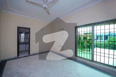 Prominently-Located 1 Kanal Upper Portion Available In DHA Phase 3