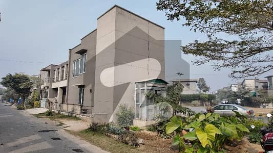 ڈیوائن گارڈنز لاہور میں 3 کمروں کا 7 مرلہ مکان 2.75 کروڑ میں برائے فروخت۔