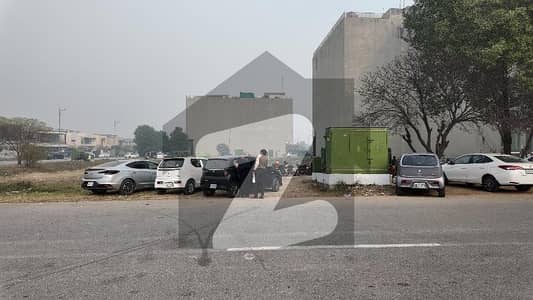 ڈی ایچ اے فیز 6 - سی سی اے بلاک ڈی ایچ اے فیز 6,ڈیفنس (ڈی ایچ اے),لاہور میں 16 مرلہ کمرشل پلاٹ 31.0 کروڑ میں برائے فروخت۔ ڈی ایچ اے فیز 6 - سی سی اے بلاک ڈی ایچ اے فیز 6,ڈیفنس (ڈی ایچ اے),لاہور میں 16 مرلہ کمرشل پلاٹ 31.0 کروڑ میں برائے فروخت۔