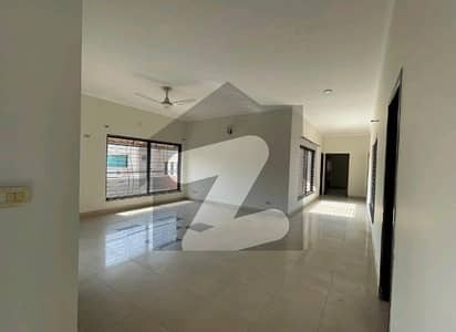 عسکری 11 ۔ سیکٹر اے عسکری 11,عسکری,لاہور میں 4 کمروں کا 1 کنال مکان 2.2 لاکھ میں کرایہ پر دستیاب ہے۔