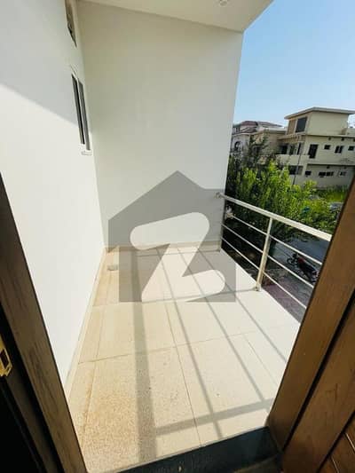 10 MARLA BEAUTIFULL NEW UPPER PORTION AVAILBLE FOR RENT