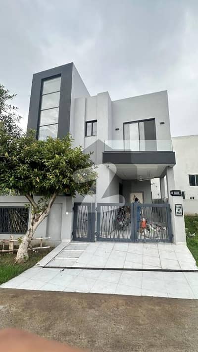 5 MARLA ELEGANT AND FULLY MAINTAINED SUPER HOT LOCATED BUNGALOW IS AVAILABLE IN THE BEST BLOCK OF DHA LAHORE.