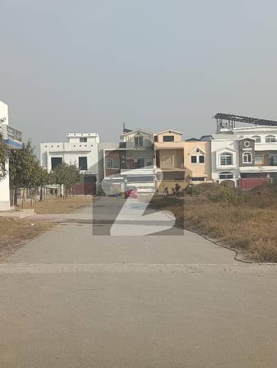 سی بی آر ٹاؤن اسلام آباد میں 12 مرلہ رہائشی پلاٹ 1.35 کروڑ میں برائے فروخت۔ سی بی آر ٹاؤن اسلام آباد میں 12 مرلہ رہائشی پلاٹ 1.35 کروڑ میں برائے فروخت۔