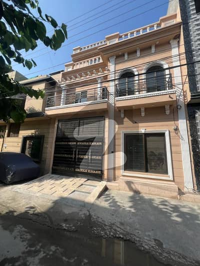 الرحمان گارڈن فیز 4 الرحمان گارڈن,لاہور میں 5 کمروں کا 5 مرلہ مکان 1.65 کروڑ میں برائے فروخت۔