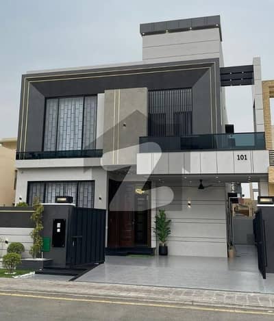 10 Marla Brand New House For Rent