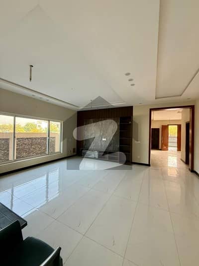 ڈی ایچ اے ڈیفینس فیز 2 ڈی ایچ اے ڈیفینس,اسلام آباد میں 3 کمروں کا 1 کنال زیریں پورشن 1.8 لاکھ میں کرایہ پر دستیاب ہے۔