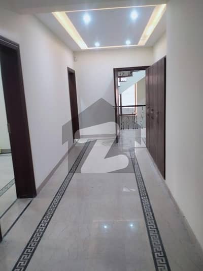 ڈی ایچ اے ڈیفینس فیز 2 ڈی ایچ اے ڈیفینس,اسلام آباد میں 3 کمروں کا 1 کنال زیریں پورشن 1.35 لاکھ میں کرایہ پر دستیاب ہے۔