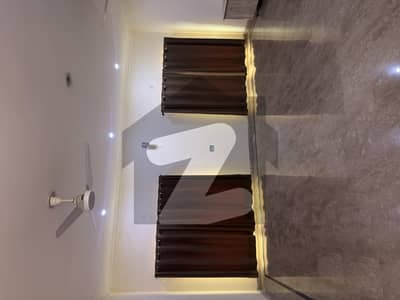 فضائیہ ہاؤسنگ سکیم فیز 1 فضائیہ ہاؤسنگ سکیم,لاہور میں 2 کمروں کا 1 کنال بالائی پورشن 70.0 ہزار میں کرایہ پر دستیاب ہے۔ فضائیہ ہاؤسنگ سکیم فیز 1 فضائیہ ہاؤسنگ سکیم,لاہور میں 2 کمروں کا 1 کنال بالائی پورشن 70.0 ہزار میں کرایہ پر دستیاب ہے۔