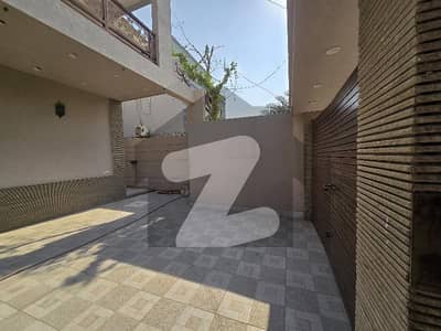 ڈی ایچ اے فیز 7 ڈی ایچ اے ڈیفینس,کراچی میں 5 کمروں کا 1 کنال مکان 16.5 کروڑ میں برائے فروخت۔