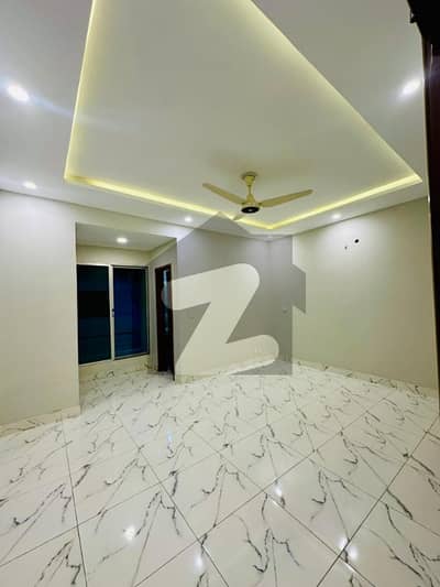 زرج سکیم ۔ سیکٹر سی زراج ہاؤسنگ سکیم,اسلام آباد میں 10 مرلہ مکان 5.5 کروڑ میں برائے فروخت۔