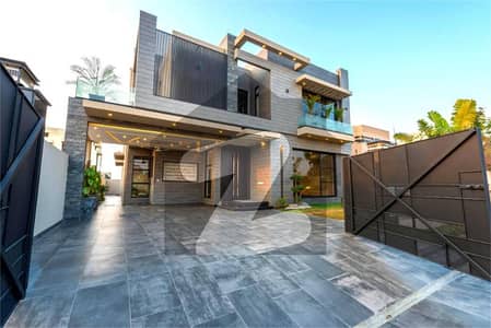 ڈی ایچ اے فیز 7 - بلاک ایس فیز 7,ڈیفنس (ڈی ایچ اے),لاہور میں 5 کمروں کا 1 کنال مکان 7.0 کروڑ میں برائے فروخت۔