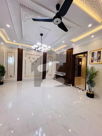 10 Marla Brand New Upper Portion Separate Entrance With Gas Available For Rent In Bahria Town Lahore