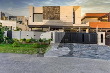 22 MARLA BRAND NEW ULTRA MODREN DESIGN HOUSE FOR SALE