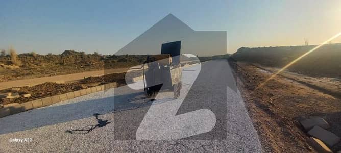 سی ۔ 14 اسلام آباد میں 1 کنال رہائشی پلاٹ 6.45 کروڑ میں برائے فروخت۔