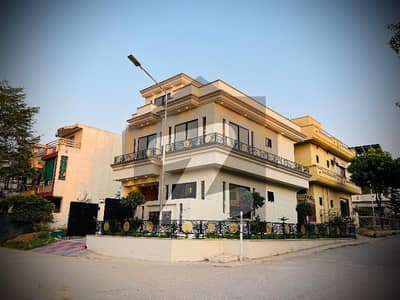 جی ۔ 13 اسلام آباد میں 4 کمروں کا 4 مرلہ مکان 4.9 کروڑ میں برائے فروخت۔