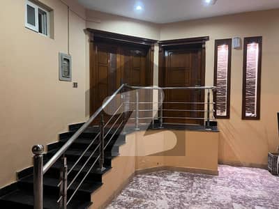 بحریہ انکلیو - سیکٹر اے بحریہ انکلیو,بحریہ ٹاؤن,اسلام آباد میں 4 کمروں کا 10 مرلہ مکان 1.35 لاکھ میں کرایہ پر دستیاب ہے۔