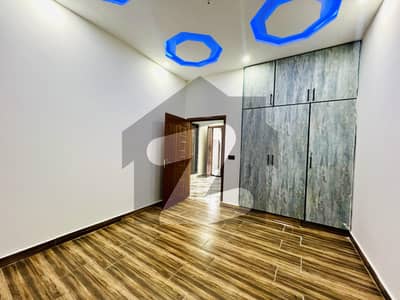 کینال گارڈن - ٹپ سیکٹر کینال گارڈن,لاہور میں 4 کمروں کا 4 مرلہ مکان 1.85 کروڑ میں برائے فروخت۔