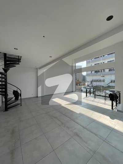 SHOWROOM AVAILABLE FOR RENT IN 100 YARDS CORNER PROJECT