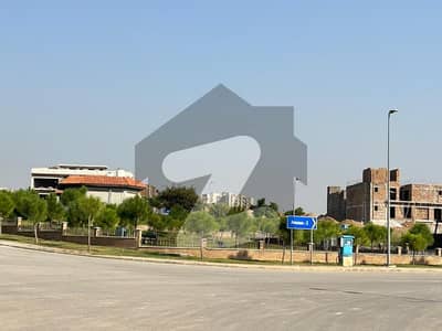 Prime location 1 Kanal plot located in Sector K