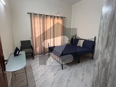 ماڈل ٹاؤن لاہور میں 3 کمروں کا 1 کنال بالائی پورشن 1.35 لاکھ میں کرایہ پر دستیاب ہے۔