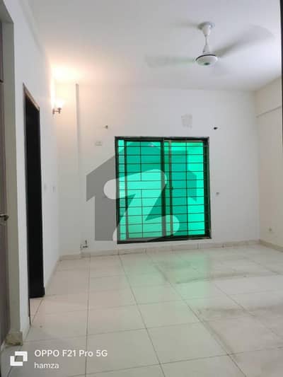 عسکری 11 عسکری,لاہور میں 3 کمروں کا 10 مرلہ فلیٹ 2.45 کروڑ میں برائے فروخت۔