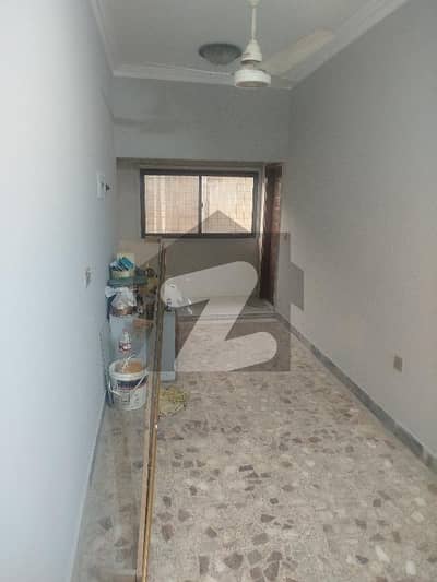 شہید ملت روڈ کراچی میں 9 مرلہ دفتر 1.5 لاکھ میں کرایہ پر دستیاب ہے۔