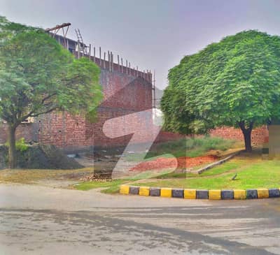 ویلینشیاء ۔ بلاک جے1 ویلینشیاء ہاؤسنگ سوسائٹی,لاہور میں 5 مرلہ رہائشی پلاٹ 1.35 کروڑ میں برائے فروخت۔